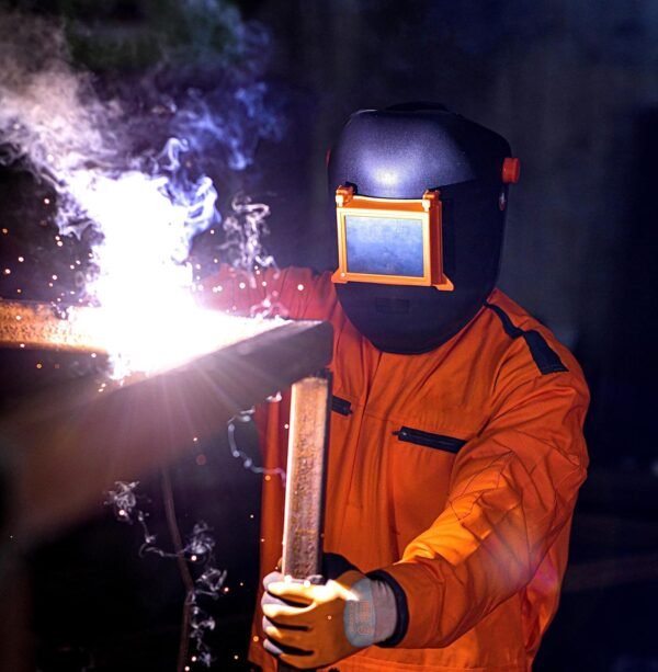 216 KARAM Black+Decker full face welding helmet (BXWP0821IN) |