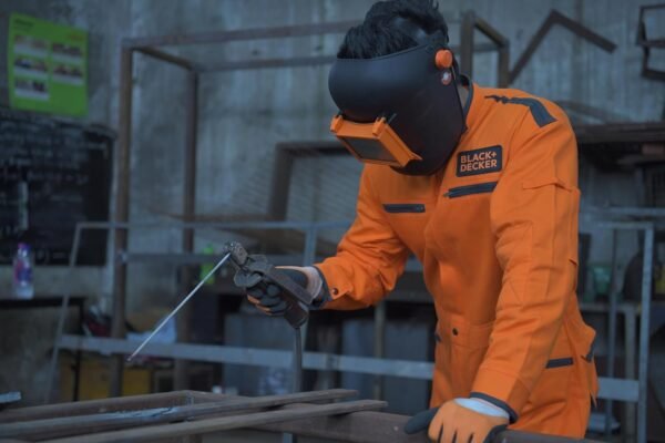 218 KARAM Black+Decker full face welding helmet (BXWP0821IN) |
