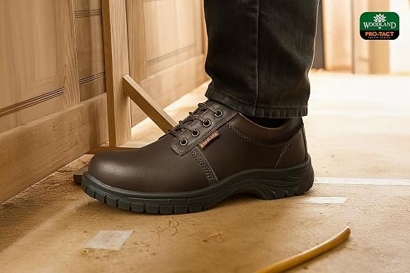 54 Woodland Men Leather Safety Shoes |