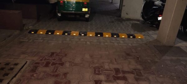 89 Speed Breaker 50 MM Height Easy To Install with Our Manual Speed Breaker Ideal choice for Road Safety- 12 Pieces (6 pcs Black and 6 pcs Yellow) Pack Of 3 Meter